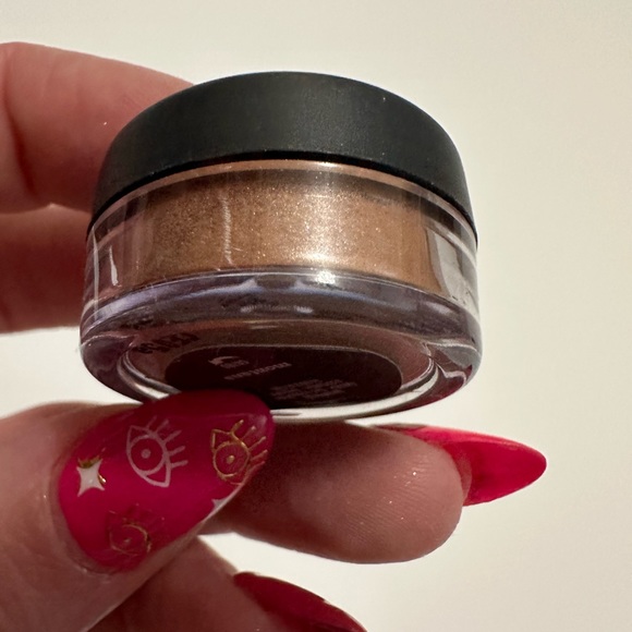 bareMinerals, MONTANA loose eyeshadow, travel size - Picture 6 of 10